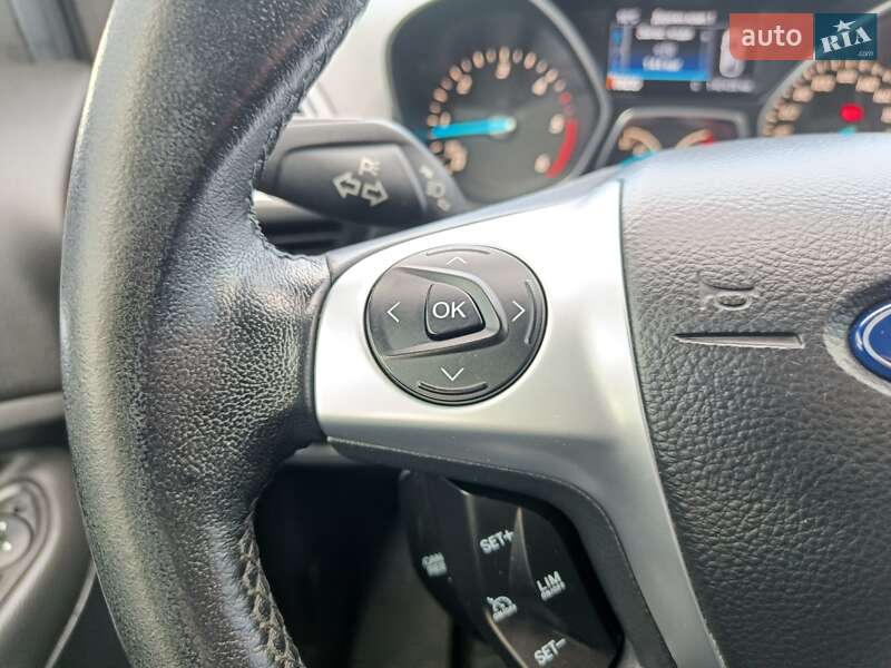 Внедорожник / Кроссовер Ford Kuga 2016 в Калуше