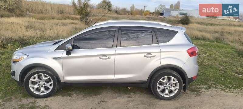 Позашляховик / Кросовер Ford Kuga 2010 в Миколаєві