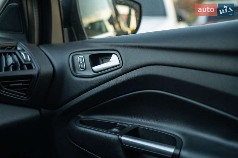 Внедорожник / Кроссовер Ford Kuga 2015 в Черновцах фото 29 Внедорожник / Кроссовер Ford Kuga 2015 в Черновцах