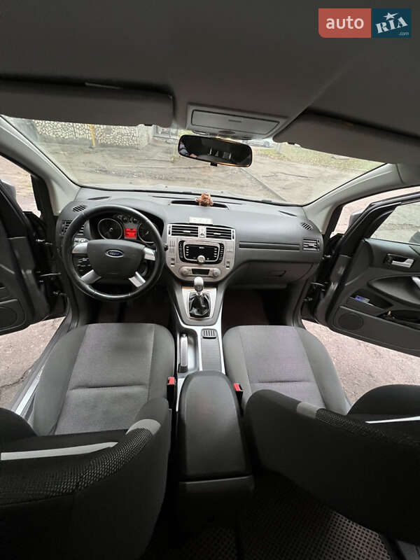 Позашляховик / Кросовер Ford Kuga 2012 в Кам'янському