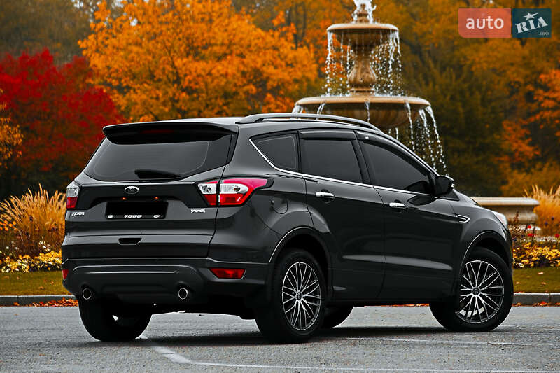 Позашляховик / Кросовер Ford Kuga 2018 в Дніпрі
