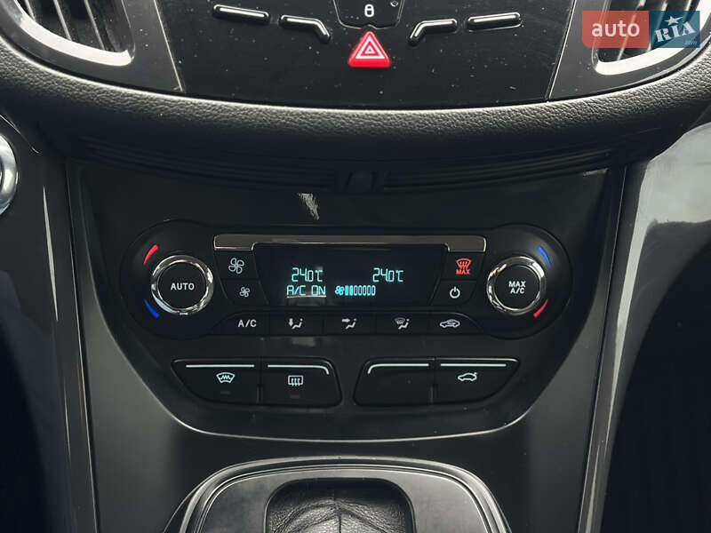 Позашляховик / Кросовер Ford Kuga 2013 в Києві