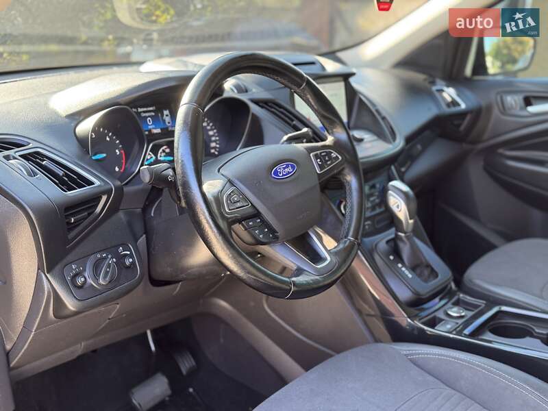 Внедорожник / Кроссовер Ford Kuga 2019 в Днепре