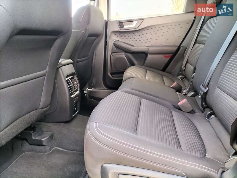 Позашляховик / Кросовер Ford Kuga 2020 в Дунаївцях