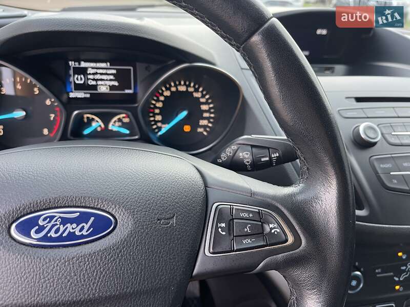 Позашляховик / Кросовер Ford Kuga 2016 в Миколаєві