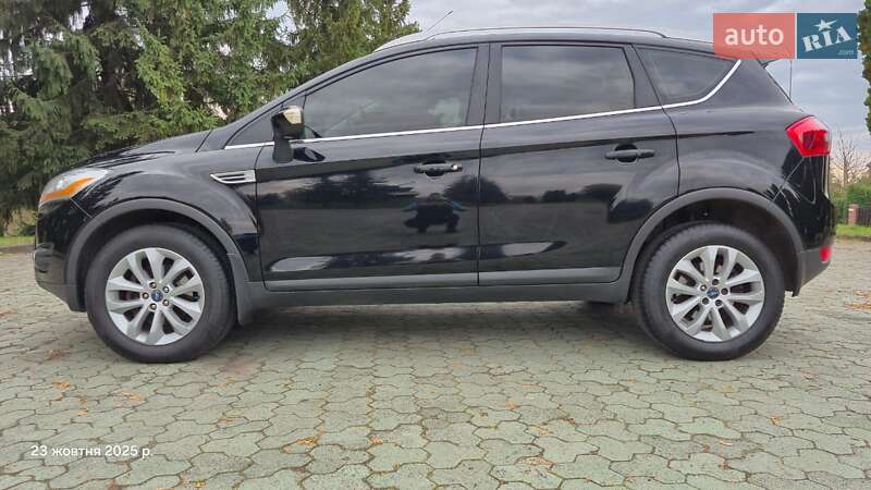 Внедорожник / Кроссовер Ford Kuga 2010 в Ровно