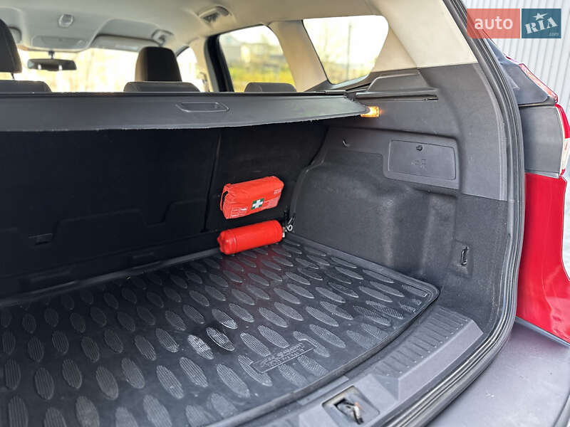 Внедорожник / Кроссовер Ford Kuga 2015 в Львове фото 93 Внедорожник / Кроссовер Ford Kuga 2015 в Львове