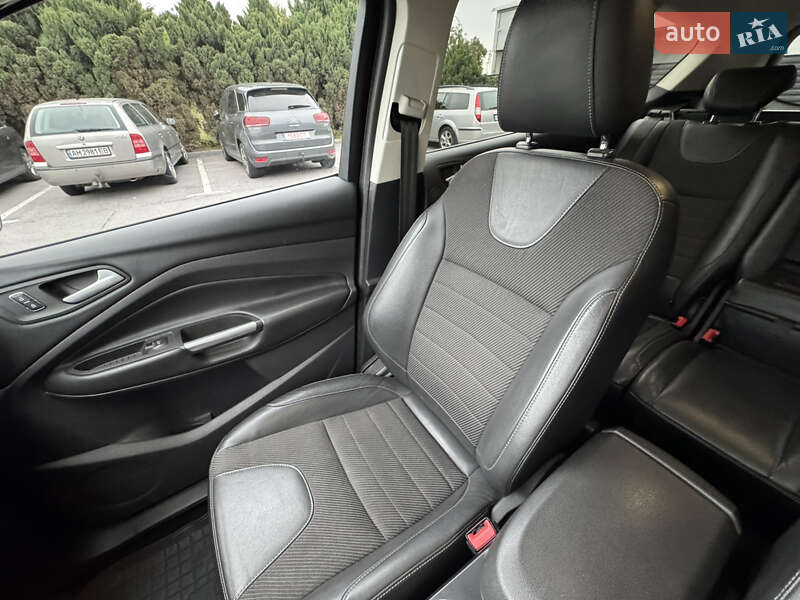 Позашляховик / Кросовер Ford Kuga 2015 в Житомирі