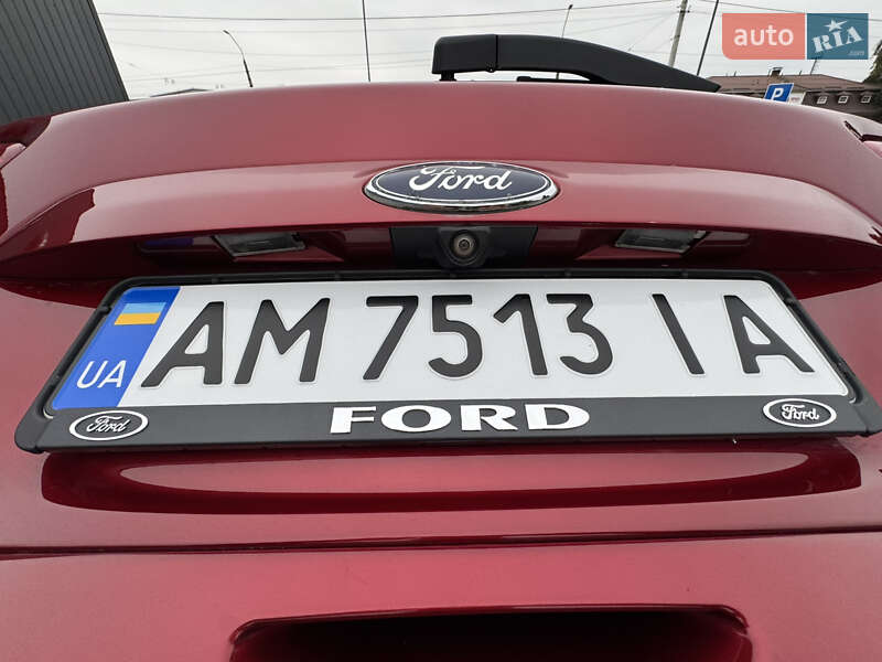 Позашляховик / Кросовер Ford Kuga 2015 в Житомирі