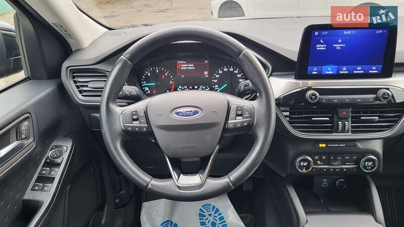 Внедорожник / Кроссовер Ford Kuga 2020 в Киеве