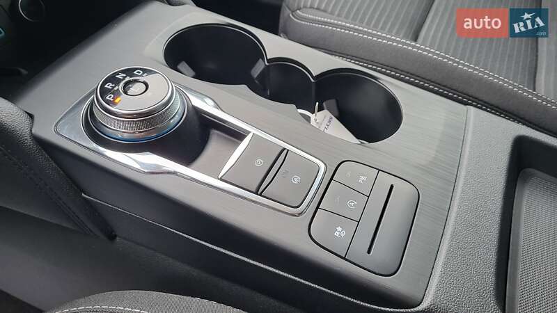 Внедорожник / Кроссовер Ford Kuga 2020 в Киеве