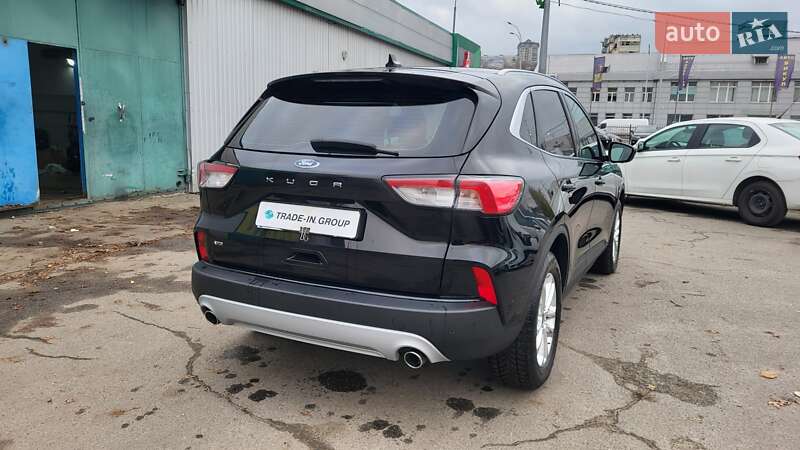 Внедорожник / Кроссовер Ford Kuga 2020 в Киеве