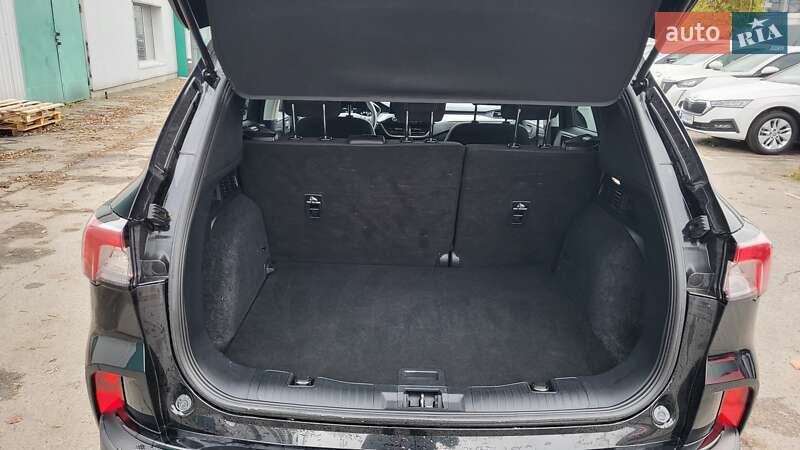 Внедорожник / Кроссовер Ford Kuga 2020 в Киеве