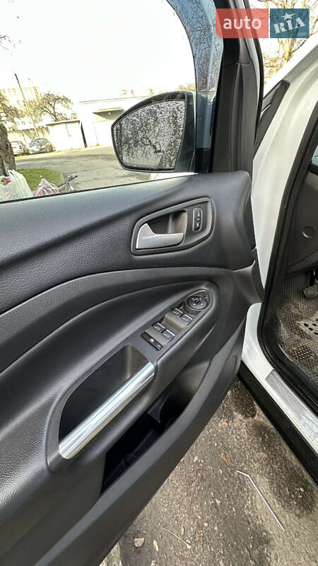 Позашляховик / Кросовер Ford Kuga 2019 в Хмельницькому