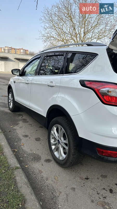 Позашляховик / Кросовер Ford Kuga 2019 в Хмельницькому