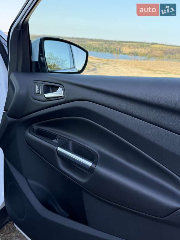 Внедорожник / Кроссовер Ford Kuga 2017 в Днепре фото 16 Внедорожник / Кроссовер Ford Kuga 2017 в Днепре