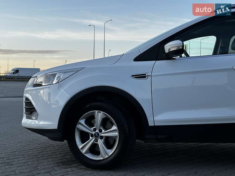 Внедорожник / Кроссовер Ford Kuga 2014 в Львове