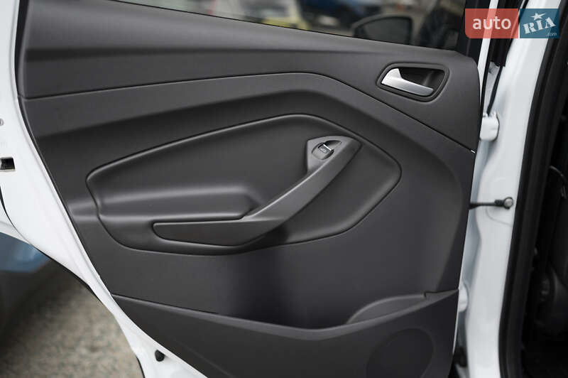 Позашляховик / Кросовер Ford Kuga 2019 в Києві