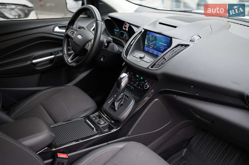 Позашляховик / Кросовер Ford Kuga 2019 в Києві