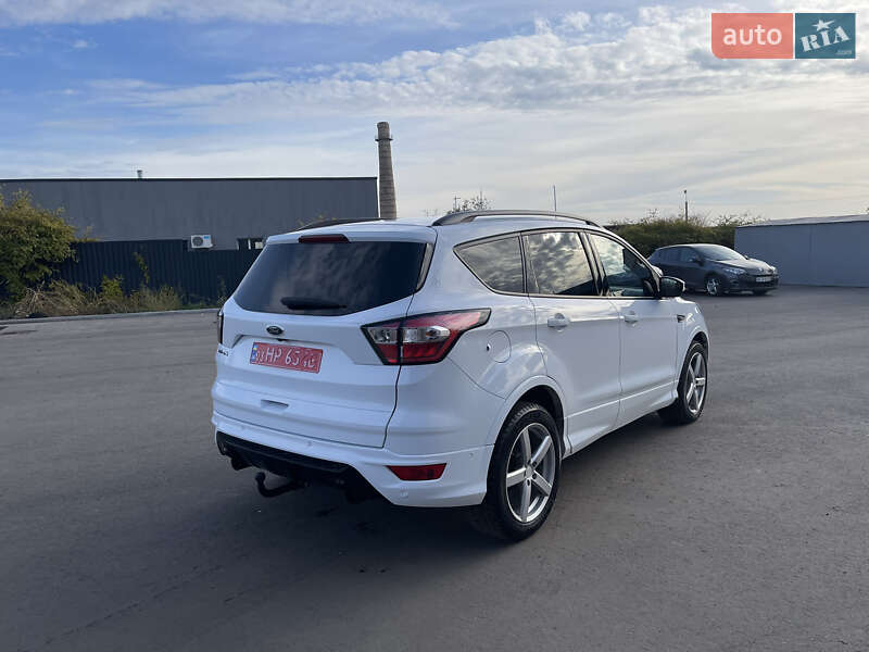Внедорожник / Кроссовер Ford Kuga 2019 в Ровно