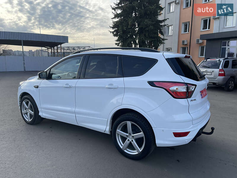Внедорожник / Кроссовер Ford Kuga 2019 в Ровно