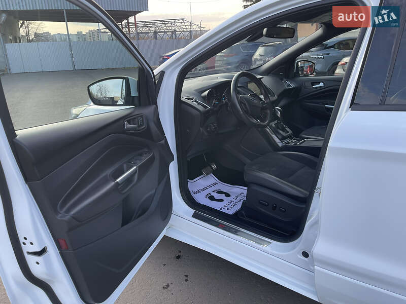 Внедорожник / Кроссовер Ford Kuga 2019 в Ровно