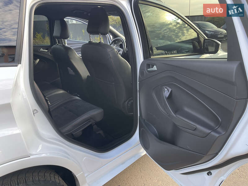 Внедорожник / Кроссовер Ford Kuga 2019 в Ровно