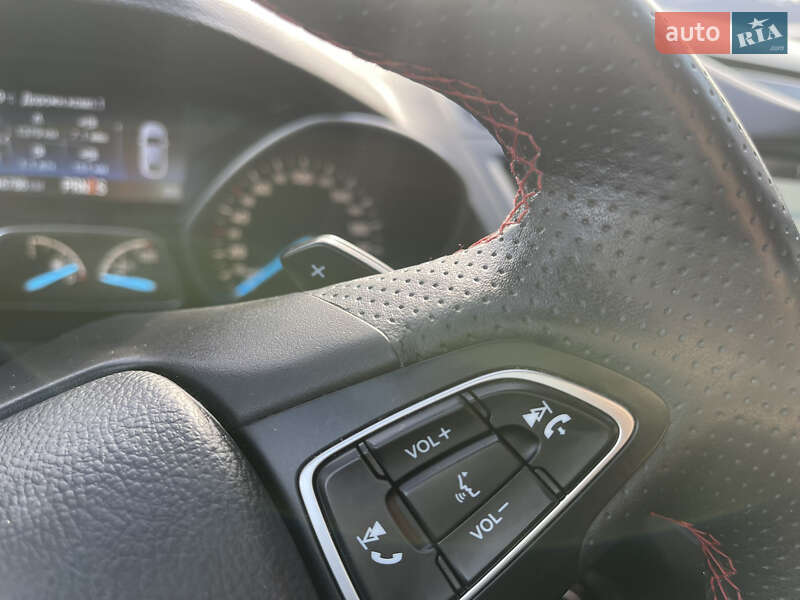 Внедорожник / Кроссовер Ford Kuga 2019 в Ровно