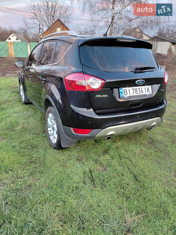 Внедорожник / Кроссовер Ford Kuga 2011 в Хороле