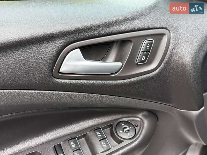 Позашляховик / Кросовер Ford Kuga 2013 в Стрию