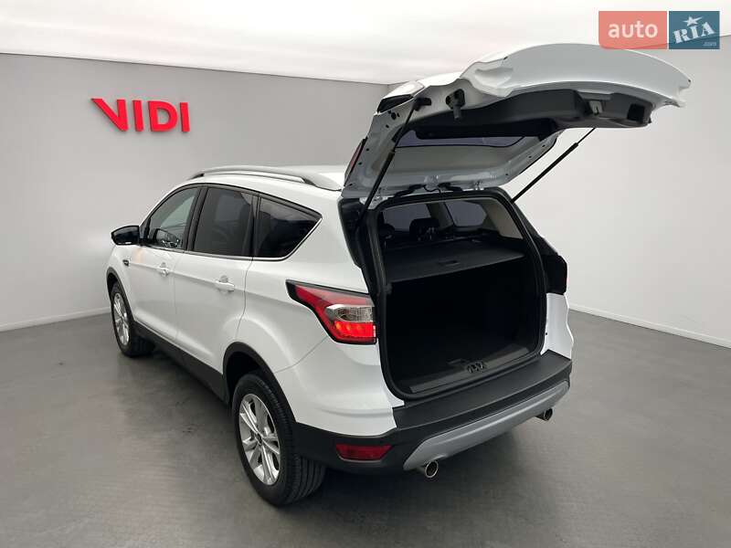 Внедорожник / Кроссовер Ford Kuga 2019 в Киеве