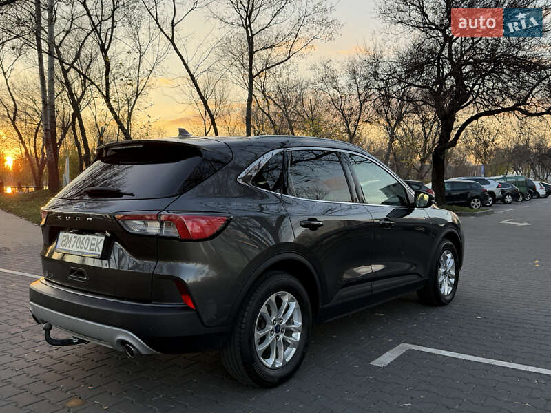 Внедорожник / Кроссовер Ford Kuga 2020 в Киеве