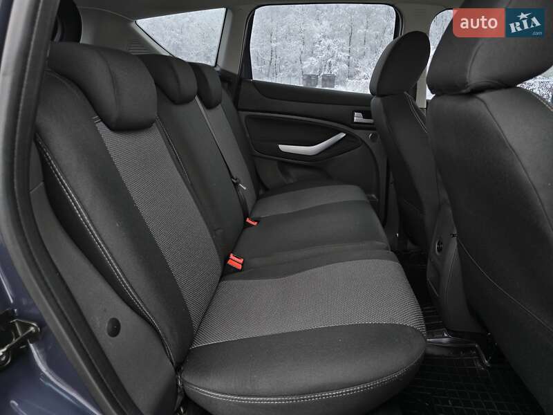 Внедорожник / Кроссовер Ford Kuga 2011 в Калуше