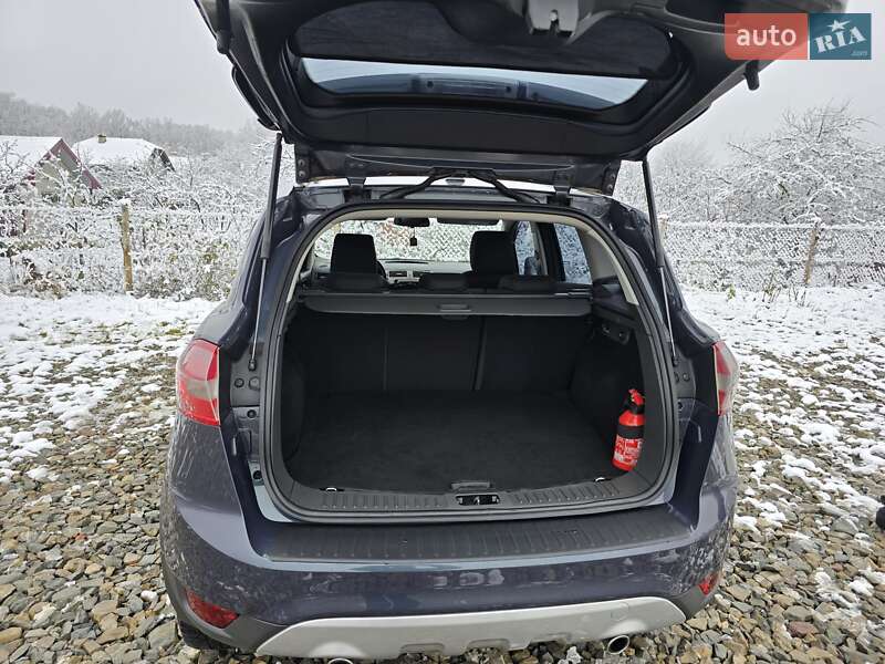 Внедорожник / Кроссовер Ford Kuga 2011 в Калуше