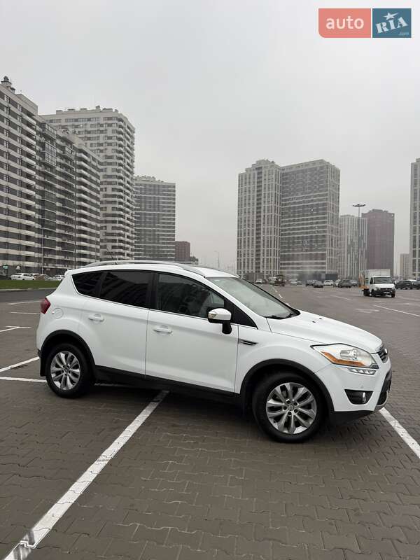 Внедорожник / Кроссовер Ford Kuga 2012 в Киеве