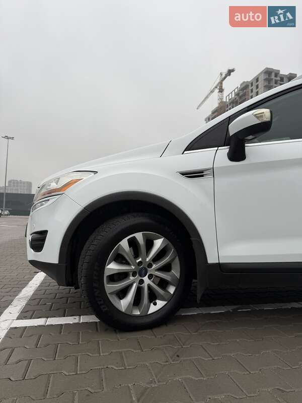 Внедорожник / Кроссовер Ford Kuga 2012 в Киеве