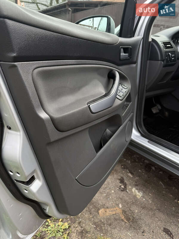 Внедорожник / Кроссовер Ford Kuga 2012 в Киеве