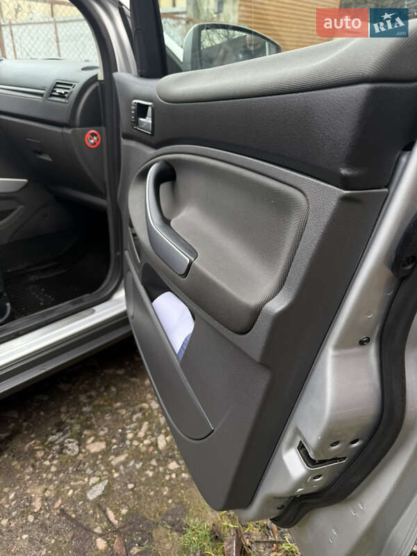 Внедорожник / Кроссовер Ford Kuga 2012 в Киеве