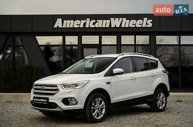 Позашляховик / Кросовер Ford Kuga 2019 в Чернівцях