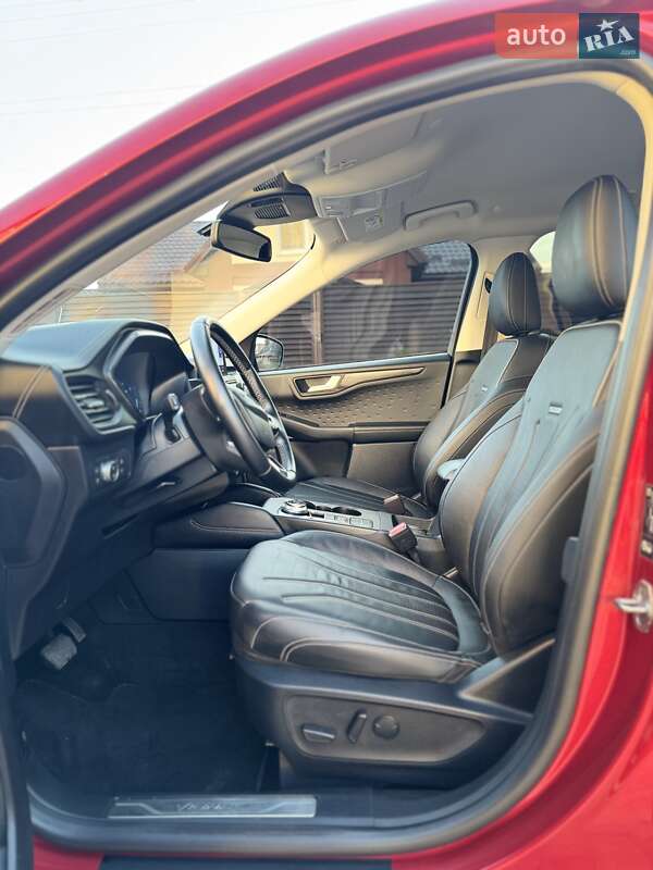 Внедорожник / Кроссовер Ford Kuga 2020 в Киеве