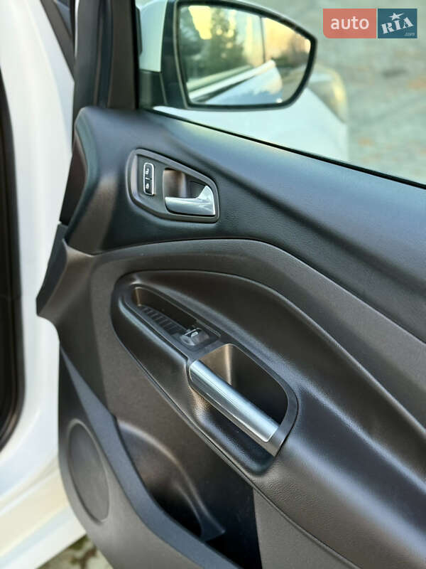 Позашляховик / Кросовер Ford Kuga 2014 в Дубні