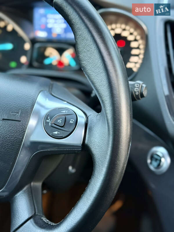 Позашляховик / Кросовер Ford Kuga 2014 в Дубні