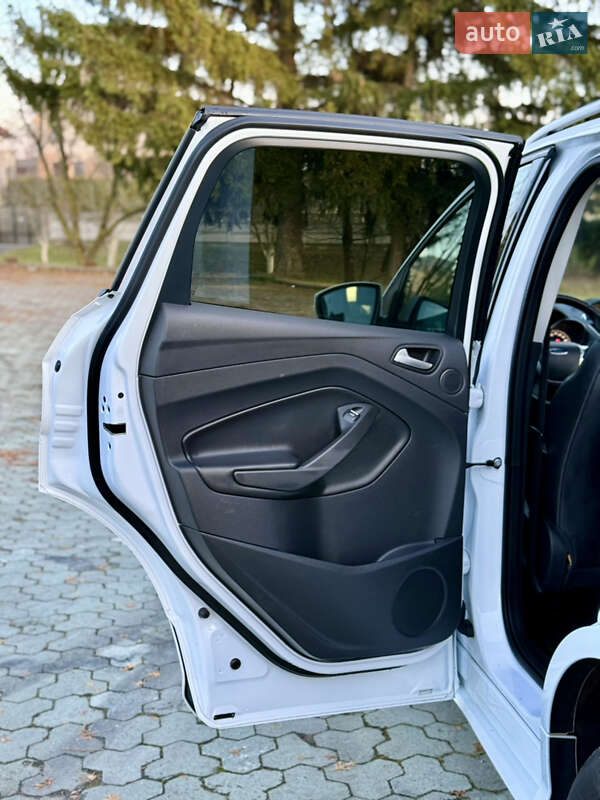 Позашляховик / Кросовер Ford Kuga 2014 в Дубні