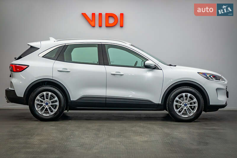 Позашляховик / Кросовер Ford Kuga 2021 в Києві