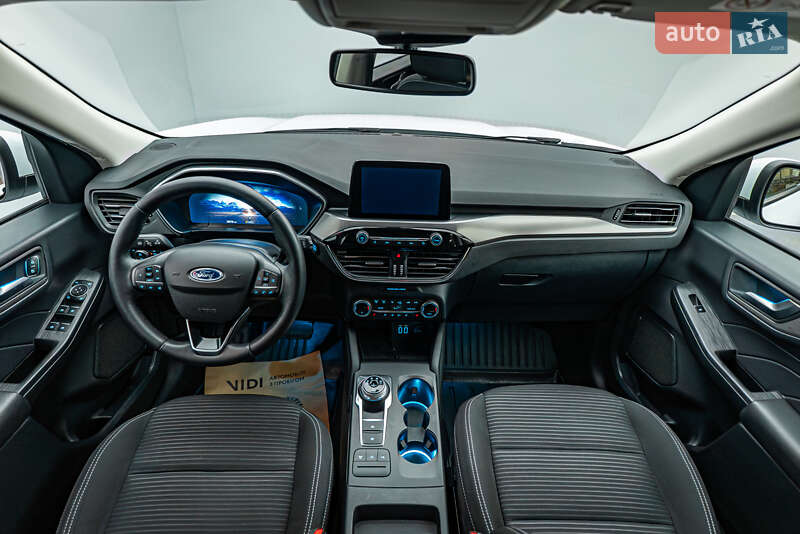 Позашляховик / Кросовер Ford Kuga 2021 в Києві