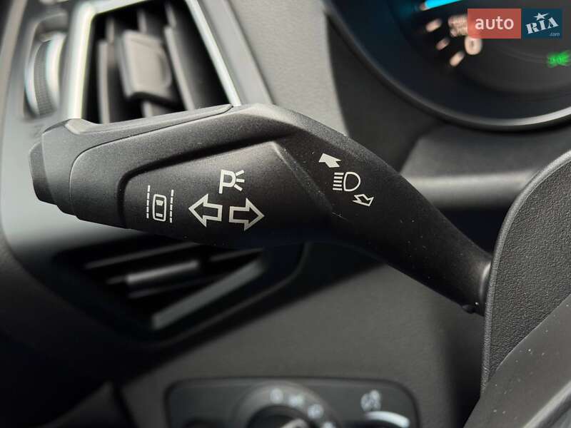 Внедорожник / Кроссовер Ford Kuga 2019 в Ровно