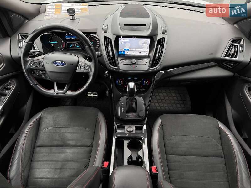 Внедорожник / Кроссовер Ford Kuga 2019 в Ровно