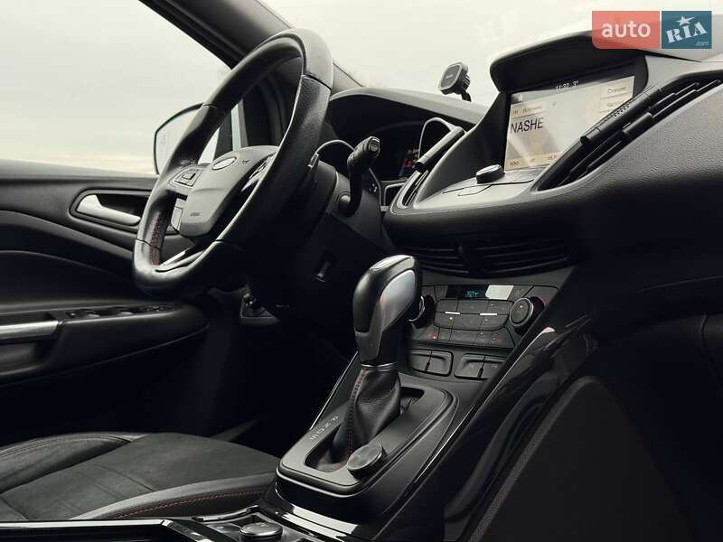 Внедорожник / Кроссовер Ford Kuga 2019 в Ровно