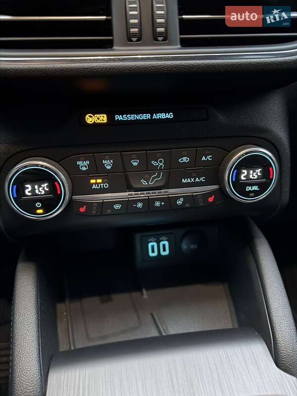 Позашляховик / Кросовер Ford Kuga 2021 в Дніпрі