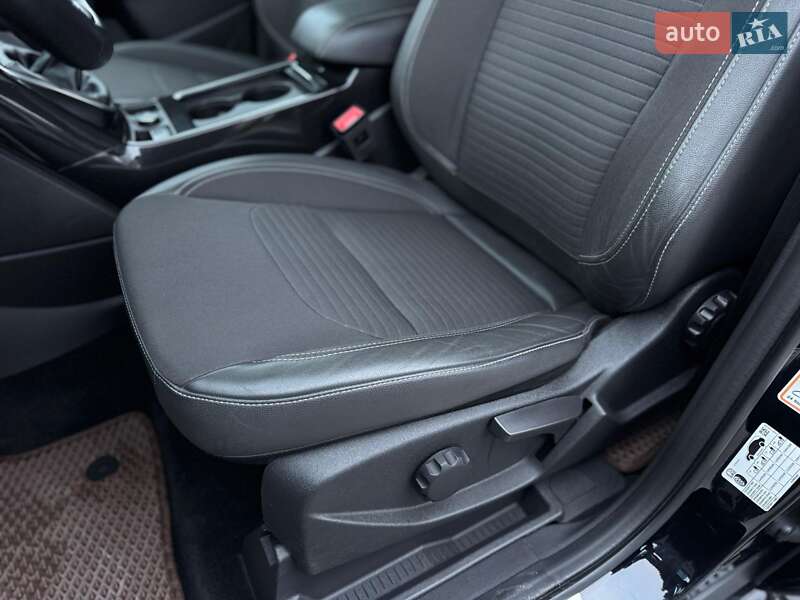 Позашляховик / Кросовер Ford Kuga 2019 в Бердичеві